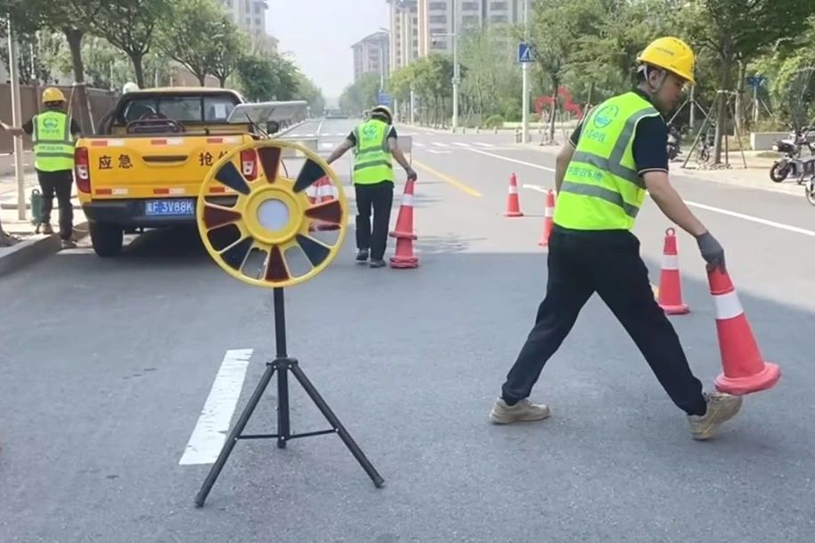 1752483685963181.jpg 雄安新區(qū)容西管網(wǎng)清淤及日常維護(hù)項目開展防汛應(yīng)急演練活動.jpg